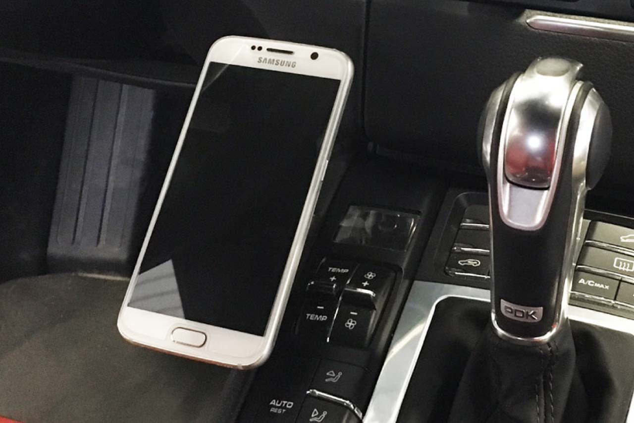 ExactFit Magnetic Phone Mount - Macan 15-23 LHD/RHD